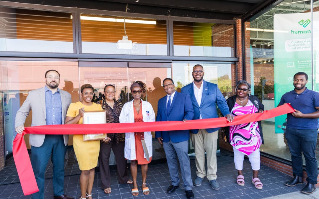 City officials celebrate opening of Detroit holistic hair salon encouraging Detroiters to embrace their natural beauty